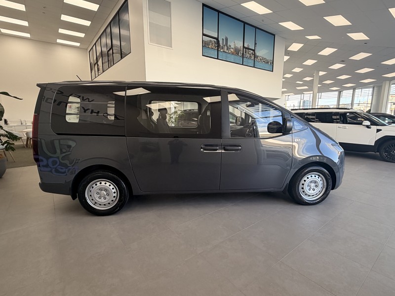 2026 Hyundai Staria Load