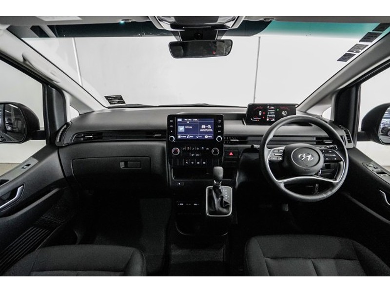 2022 Hyundai Staria Load