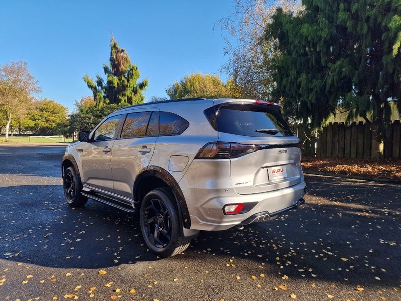 2026 Isuzu MU-X