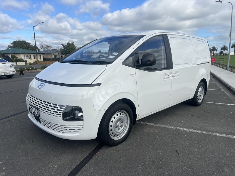 2022 Hyundai Staria