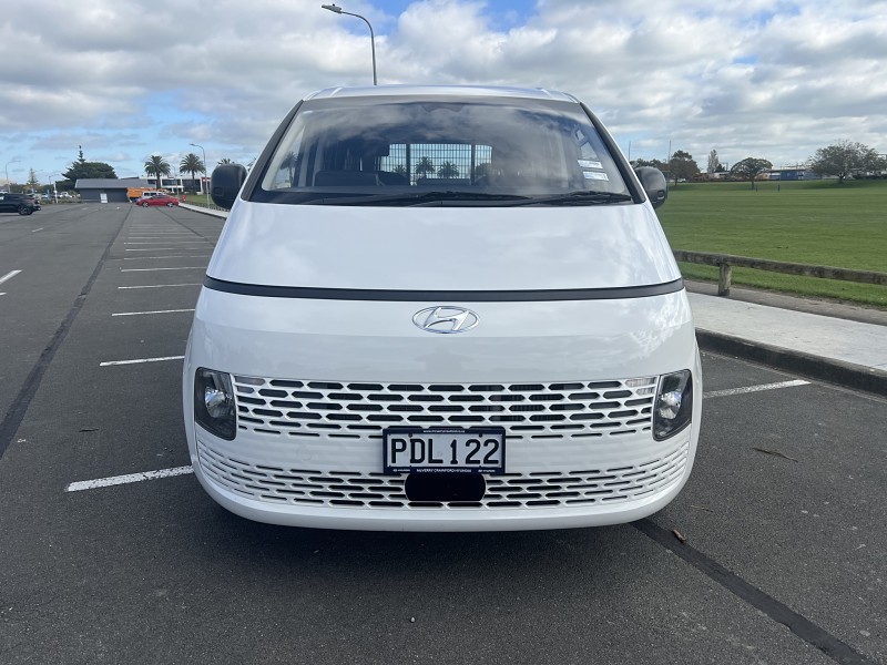 2022 Hyundai Staria
