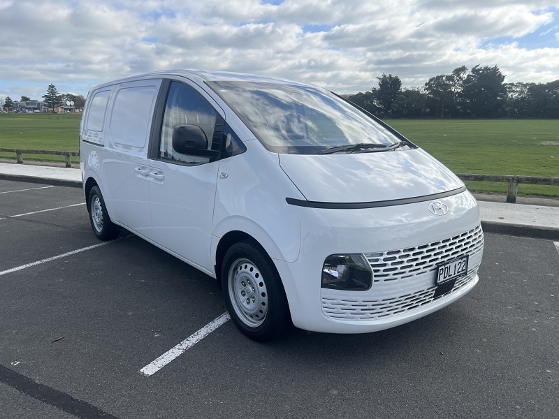 2022 Hyundai Staria