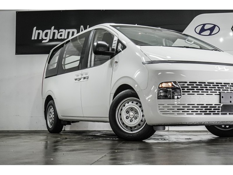 2026 Hyundai Staria Load
