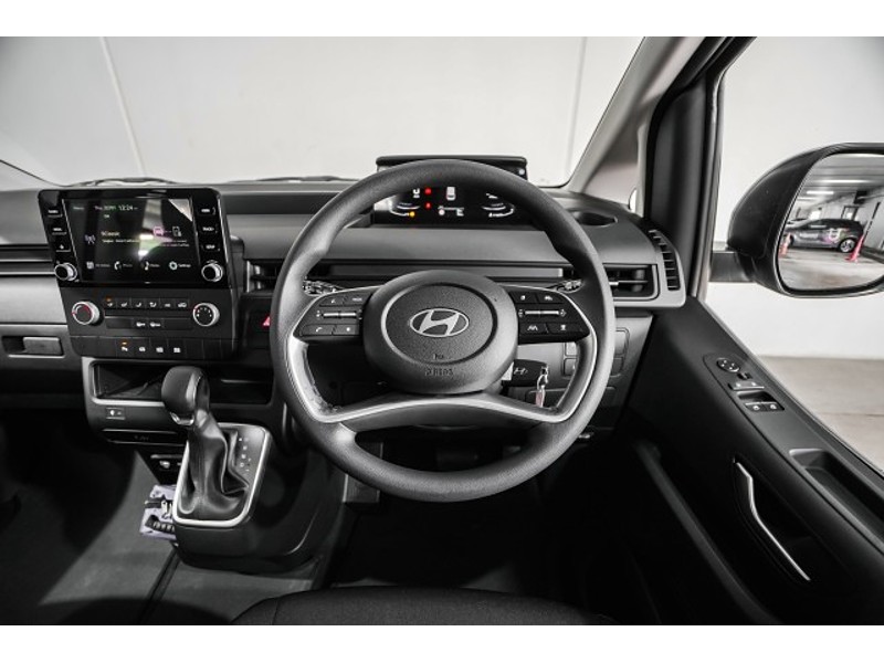 2026 Hyundai Staria Load