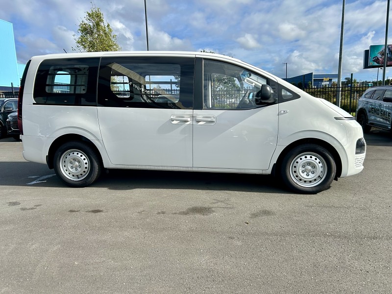 2026 Hyundai Staria