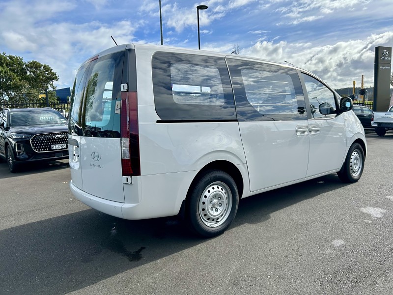 2026 Hyundai Staria