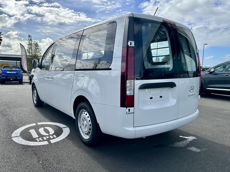 2026 Hyundai Staria