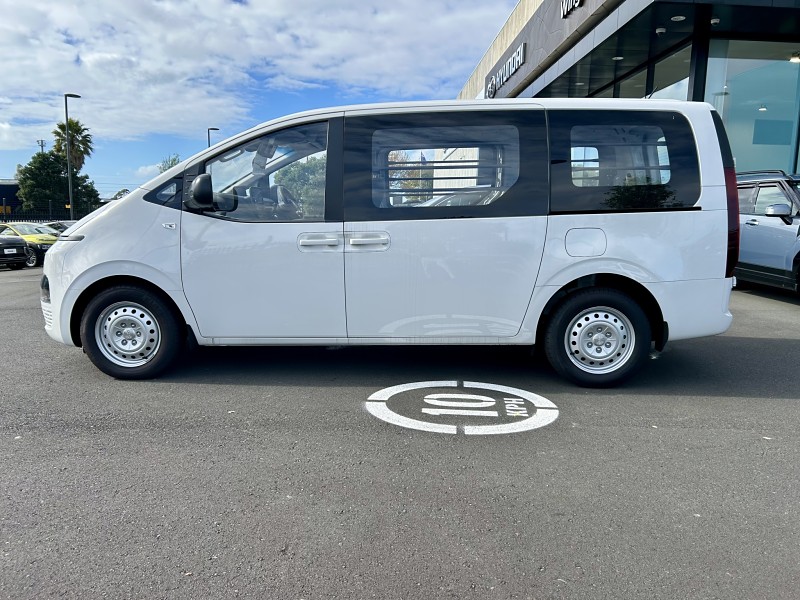 2026 Hyundai Staria
