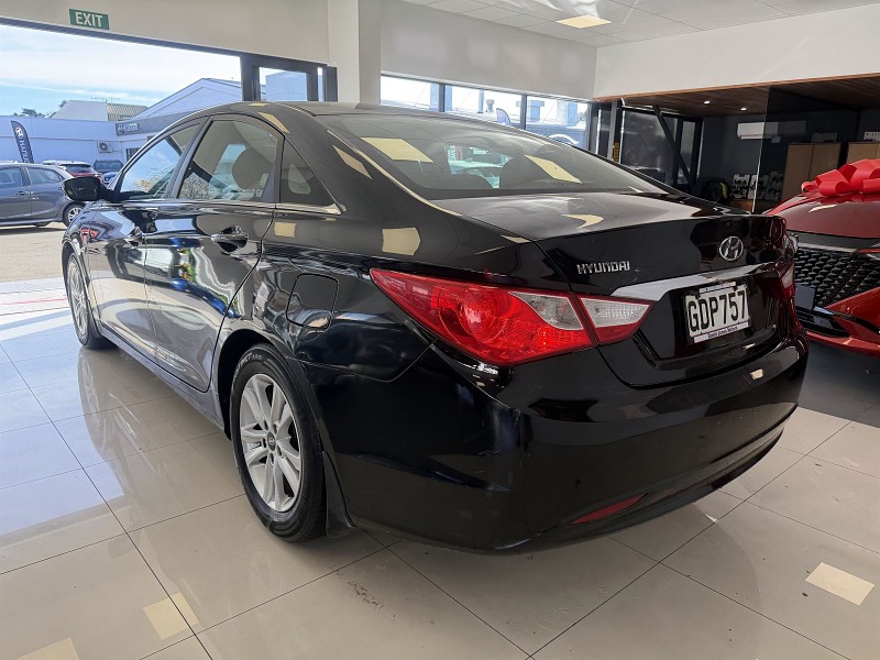 2011 Hyundai i45