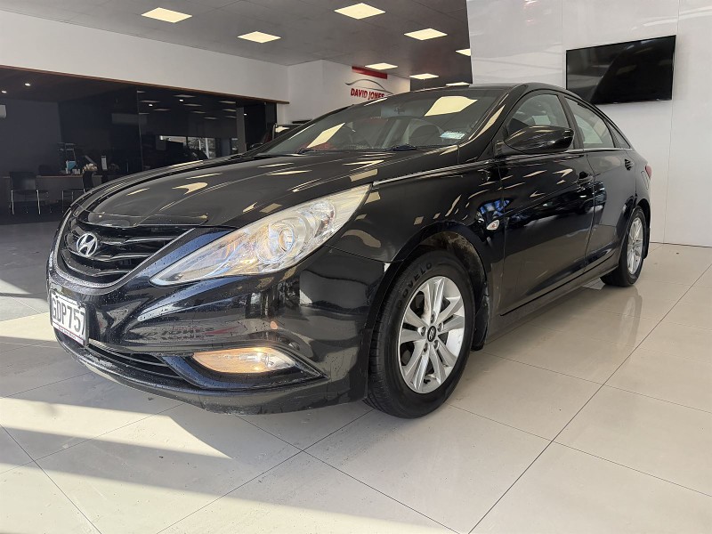2011 Hyundai i45