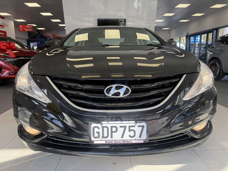 2011 Hyundai i45