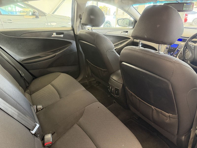 2011 Hyundai i45