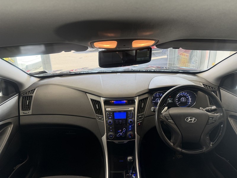2011 Hyundai i45
