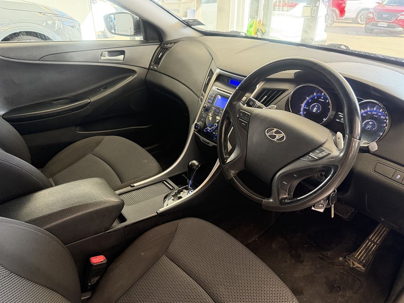 2011 Hyundai i45