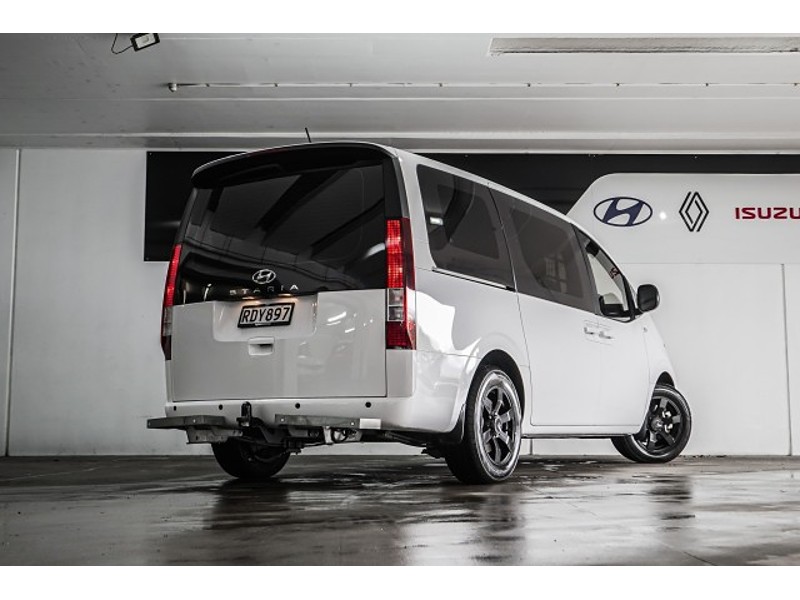 2022 Hyundai Staria Load