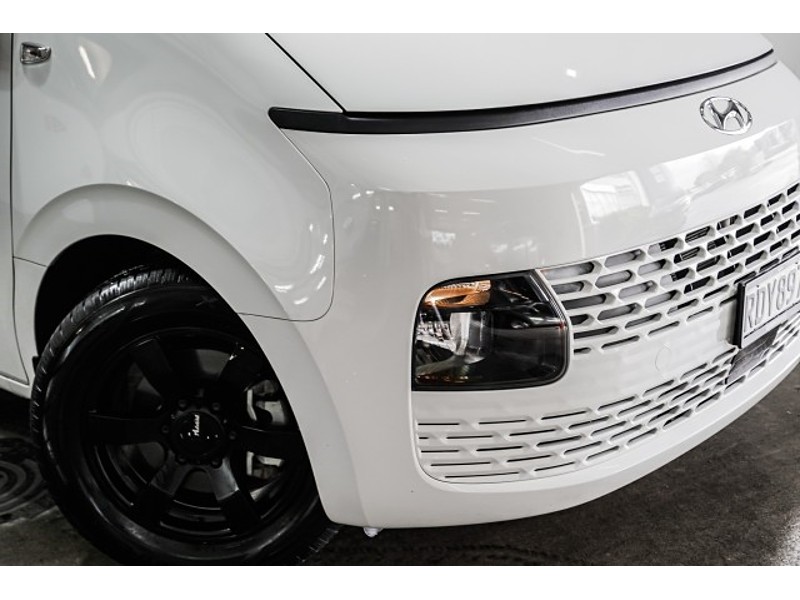 2022 Hyundai Staria Load