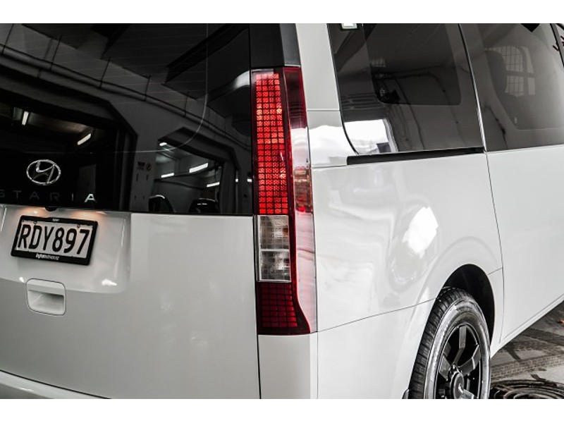 2022 Hyundai Staria Load