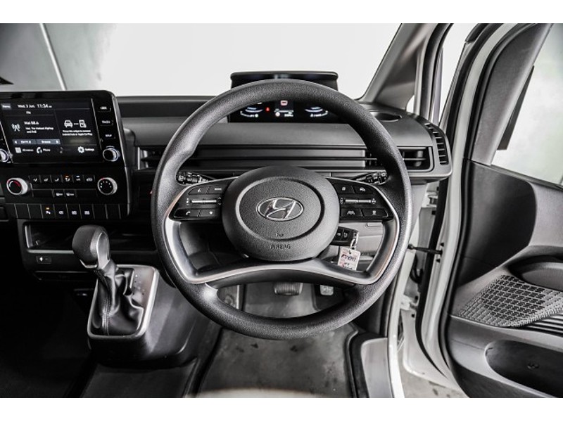 2022 Hyundai Staria Load