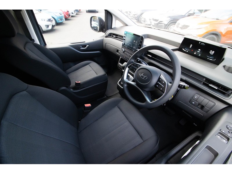 2026 Hyundai Staria