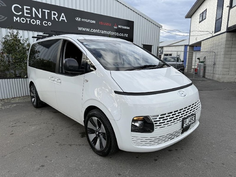 2022 Hyundai Staria Load