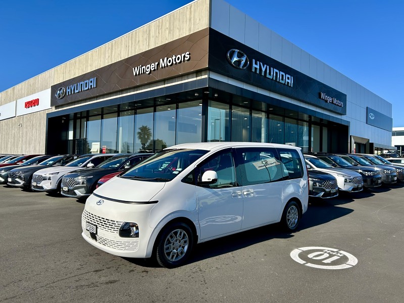 2022 Hyundai Staria