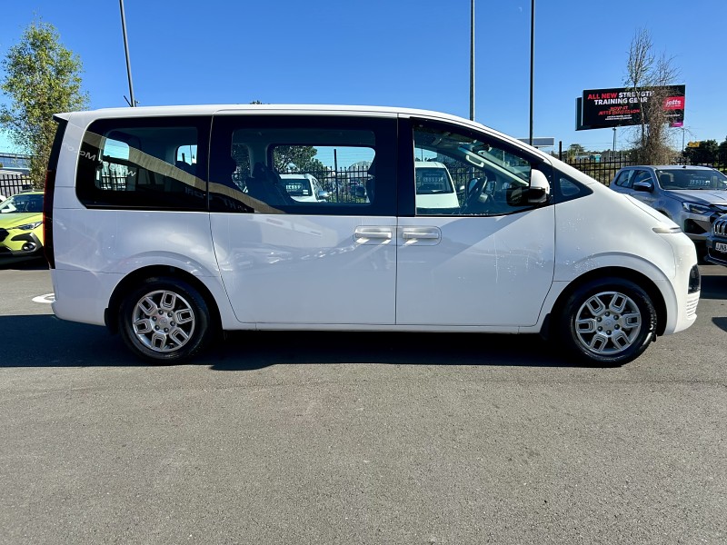 2022 Hyundai Staria