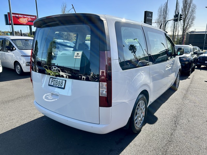 2022 Hyundai Staria