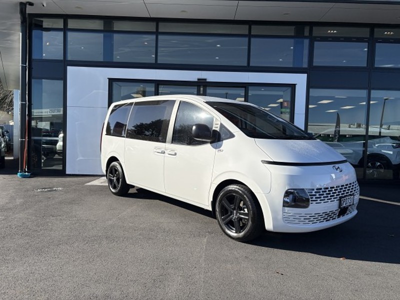 2024 Hyundai Staria Load