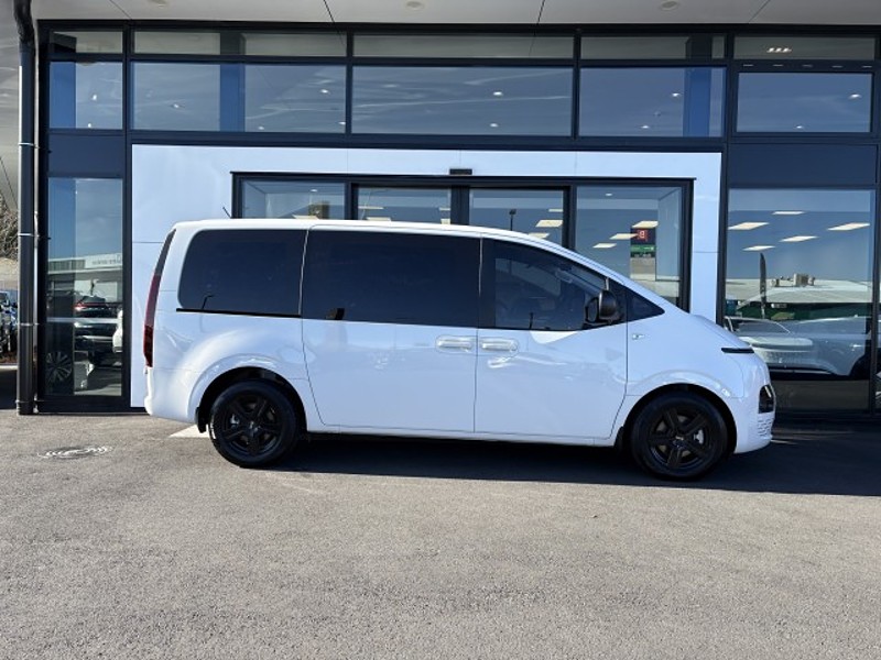 2024 Hyundai Staria Load