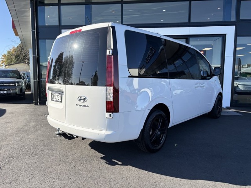2024 Hyundai Staria Load