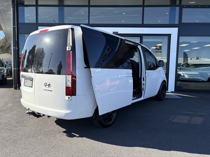 2024 Hyundai Staria Load