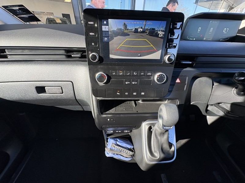 2024 Hyundai Staria Load