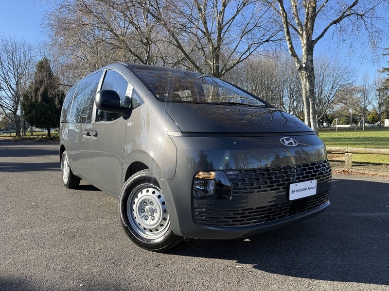 2026 Hyundai Staria Load