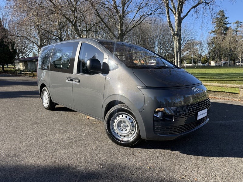 2026 Hyundai Staria Load