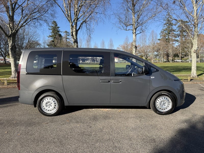 2026 Hyundai Staria Load