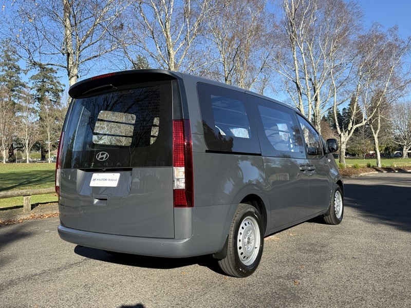 2026 Hyundai Staria Load