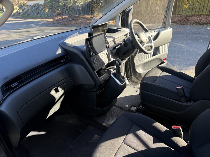 2026 Hyundai Staria Load