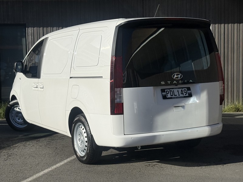 2022 Hyundai Staria Load