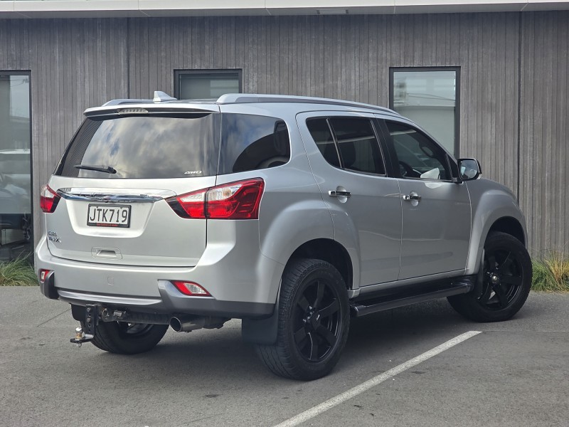 2016 Isuzu MU-X