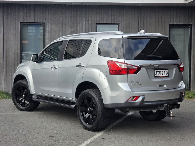 2016 Isuzu MU-X