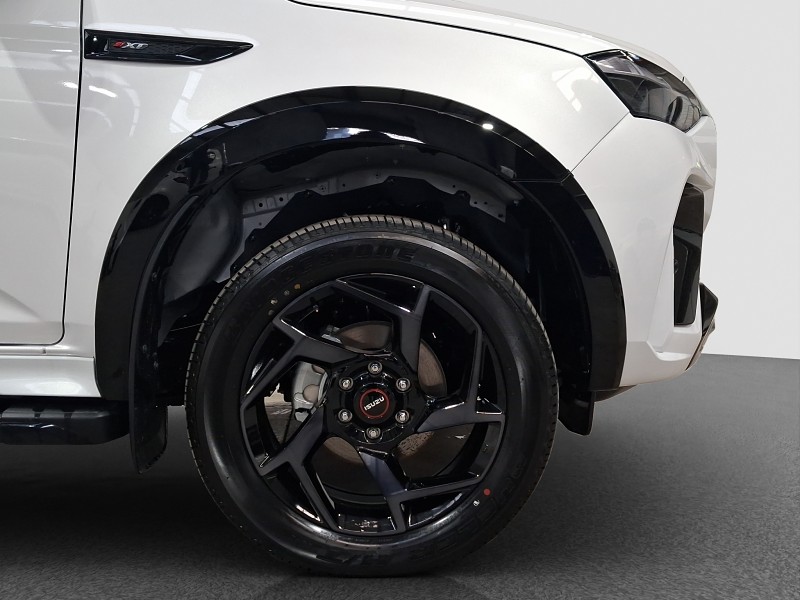2026 Isuzu MU-X