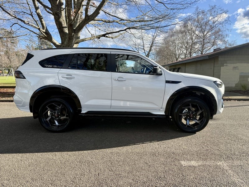 2026 Isuzu MU-X