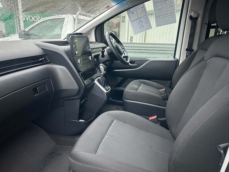 2022 Hyundai Staria