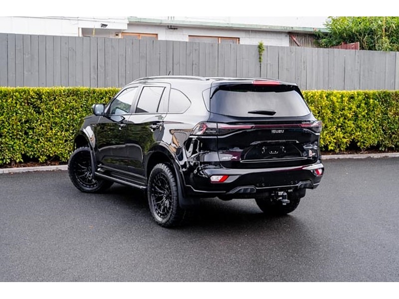 2026 Isuzu MU-X