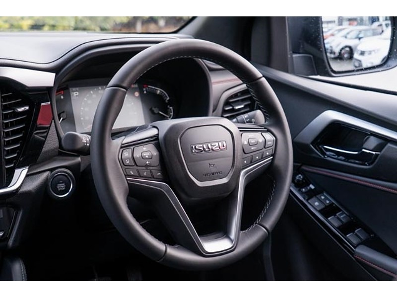2026 Isuzu MU-X