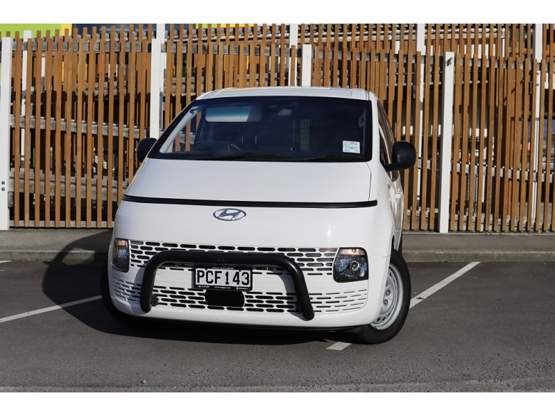 2022 Hyundai Staria