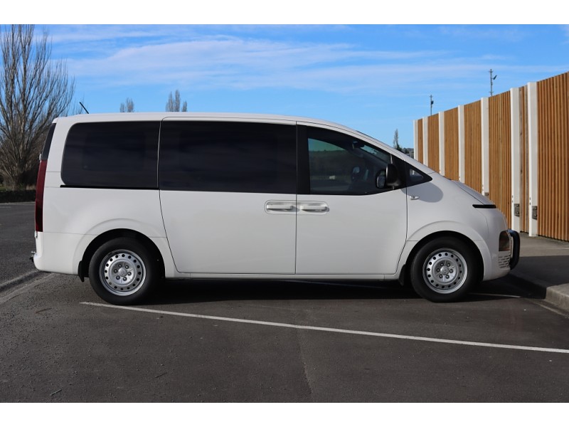 2022 Hyundai Staria