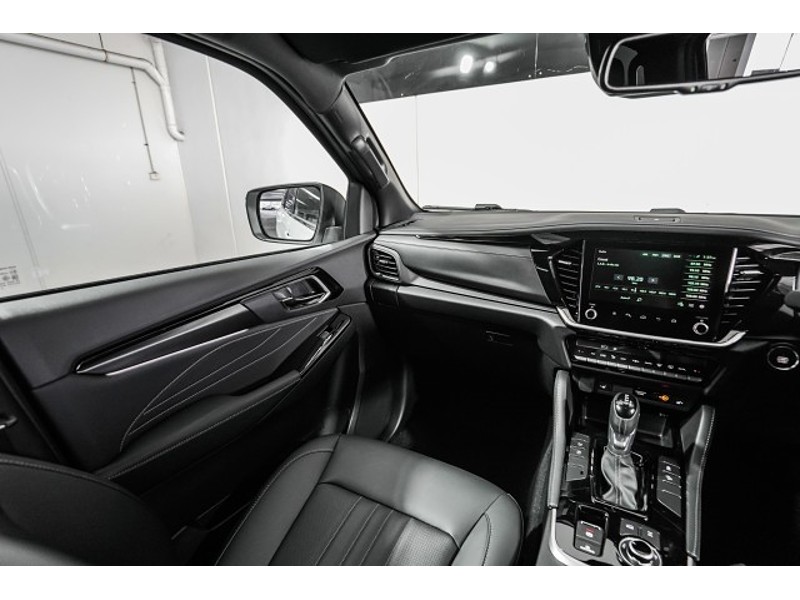 2026 Isuzu MU-X