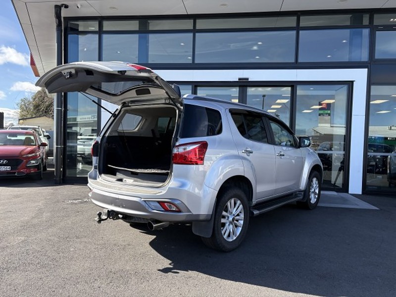 2017 Isuzu MU-X