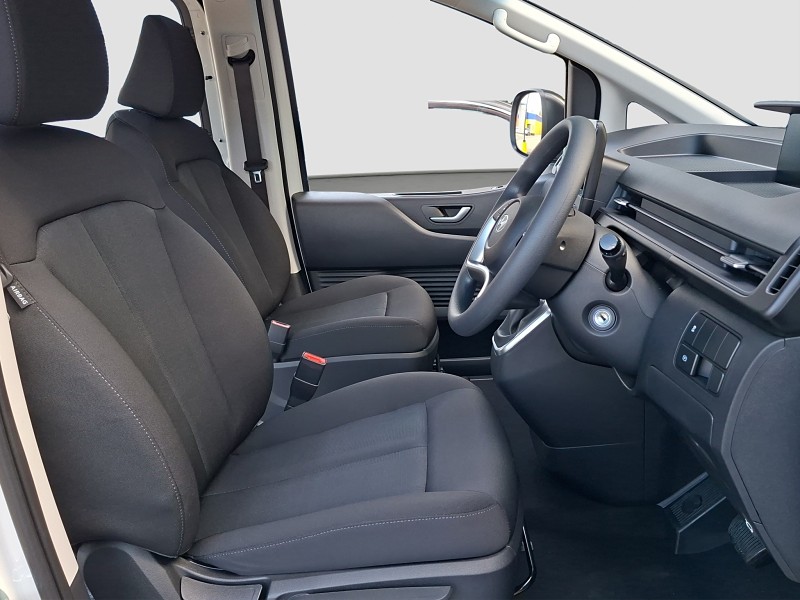 2026 Hyundai Staria